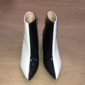 Color-blocked booties